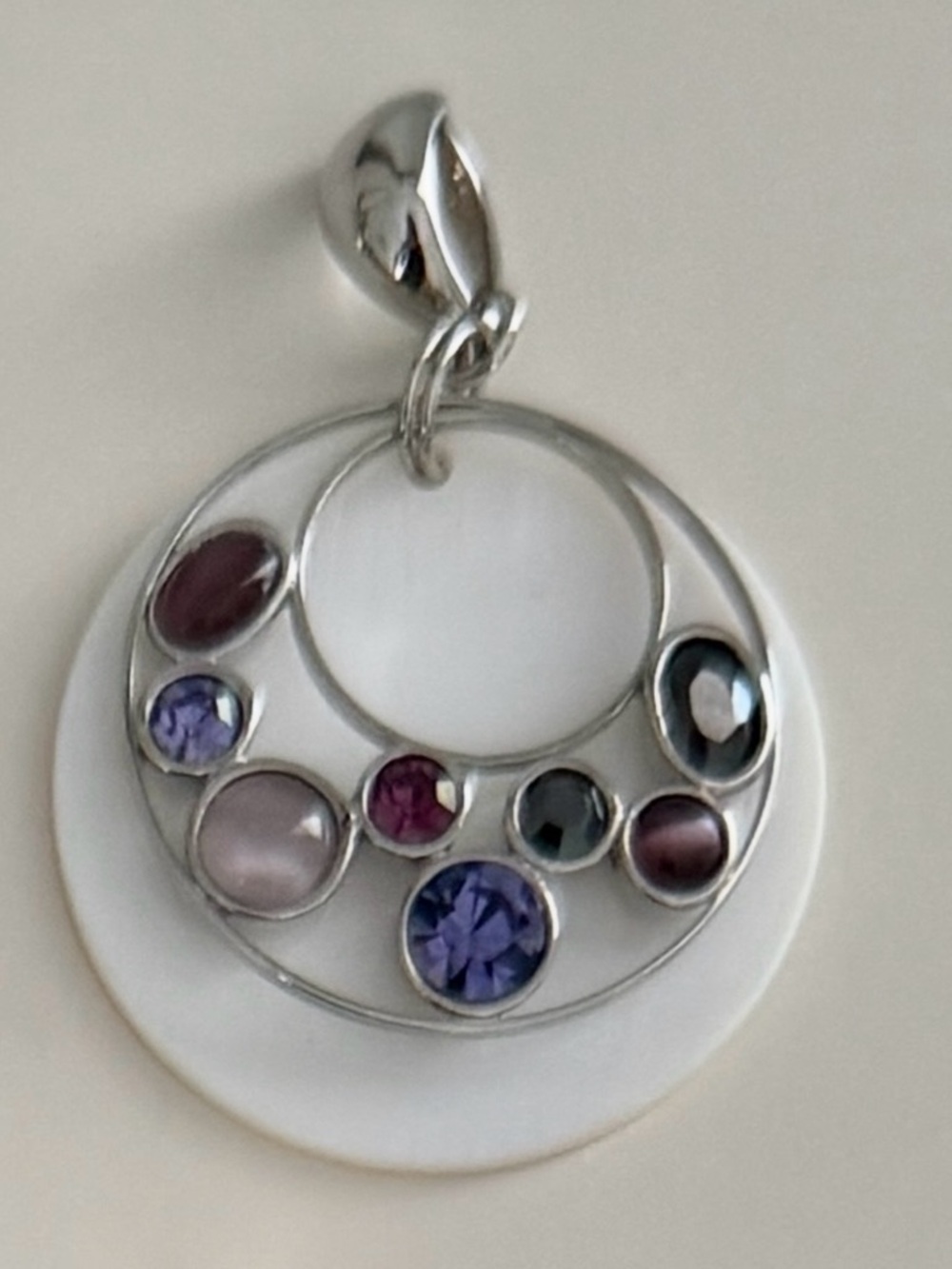🌹Lia Sophia Multicolor Gemstone Circle Pendant for a Necklace -Silver Tone #0162